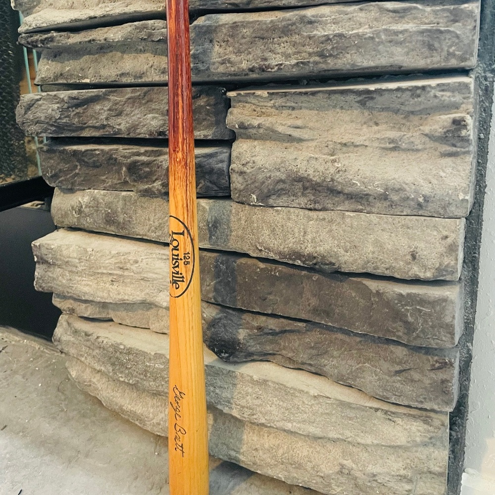 baseball bat signed by GEORGE BRETT